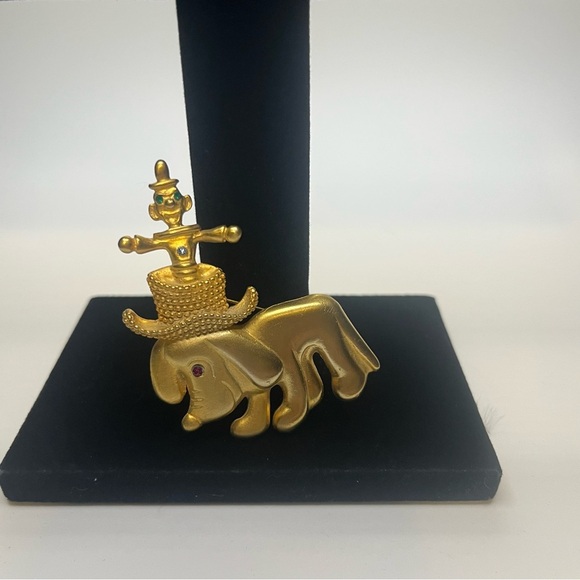 Sad Dog Brooch, good tone with Hat and clown. Unsigned - Picture 3 of 7